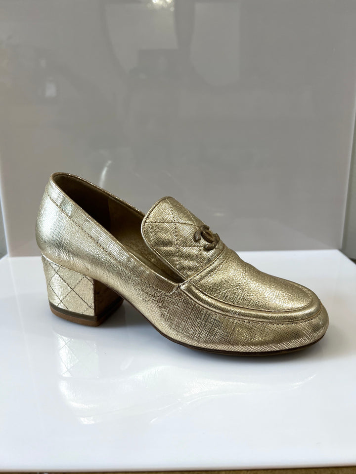 CHANEL CC METALLIC GOLD TEXTURED LEATHER STACKED HEEL