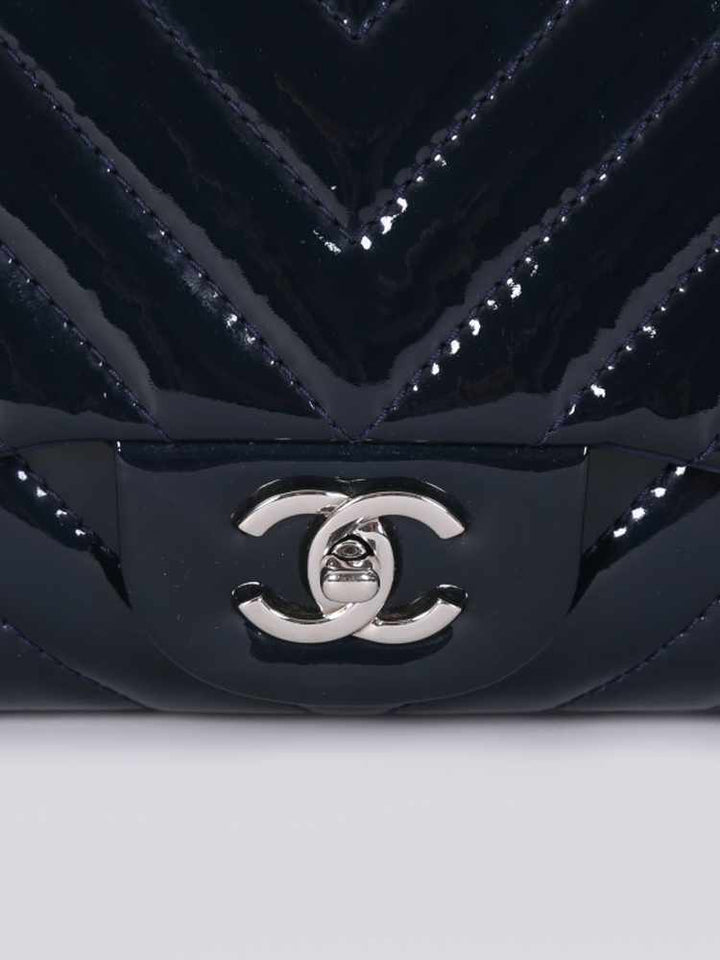 CHANEL PATENT CHEVRON QUILTED MAXI CLASSIC FLAP BAG