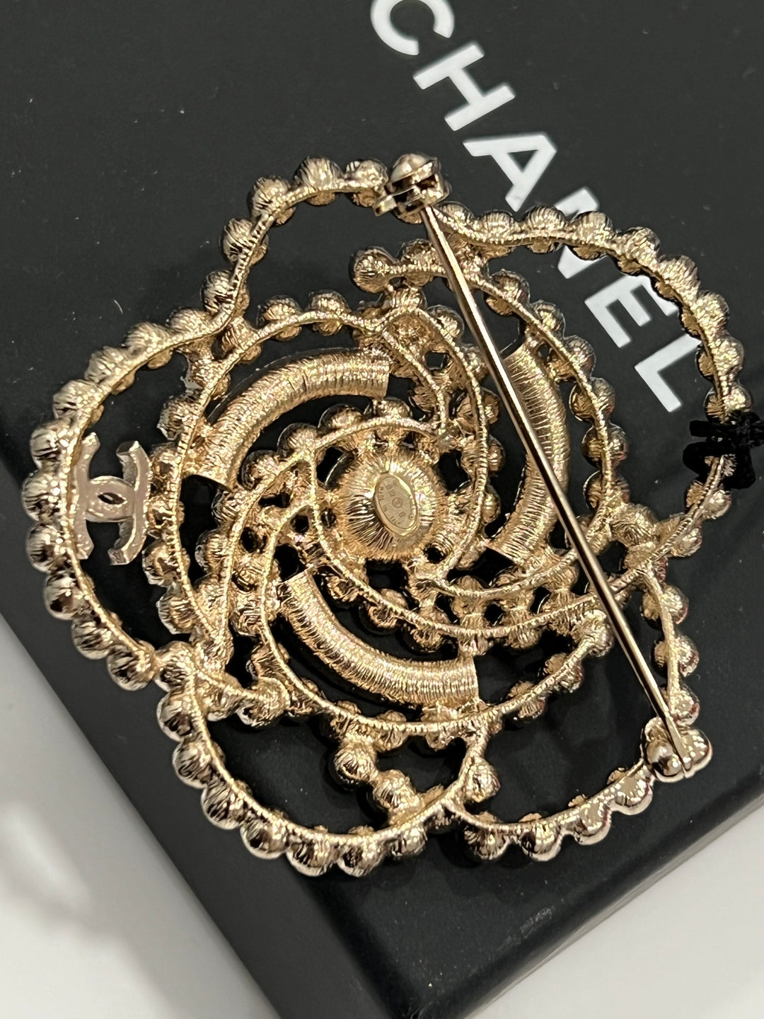 CHANEL CAMELLIA PEARL CRYSTAL LACE BROOCH – Caroline's Fashion