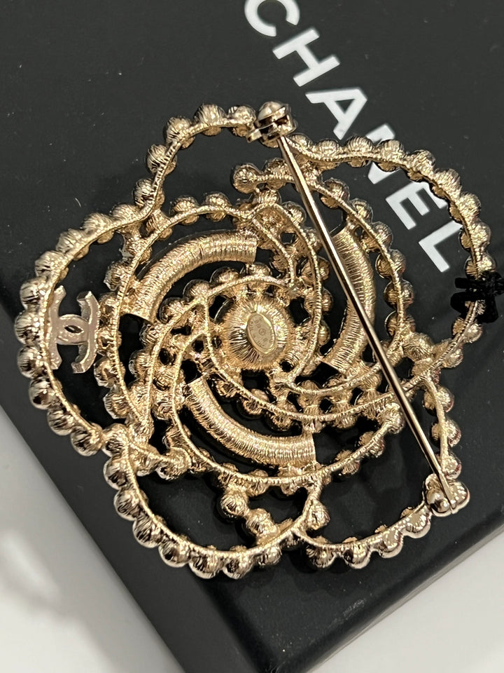 CHANEL CAMELLIA PEARL CRYSTAL LACE BROOCH – Caroline's Fashion