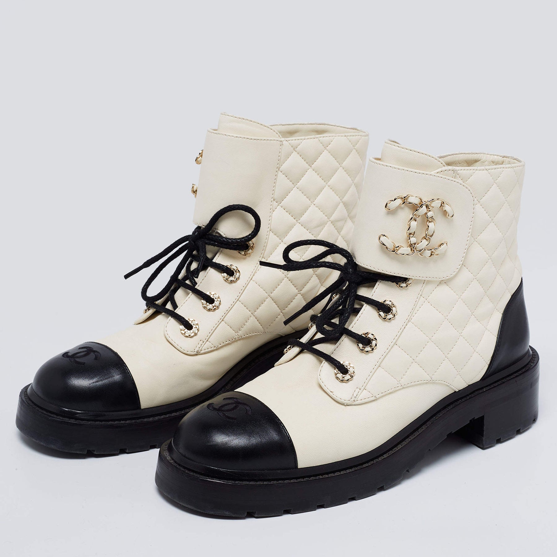 Challes Boot CHANEL CC QUILTED LEATHER CAP TOE CHAIN LINK LOGO COMBAT BOOTS ...