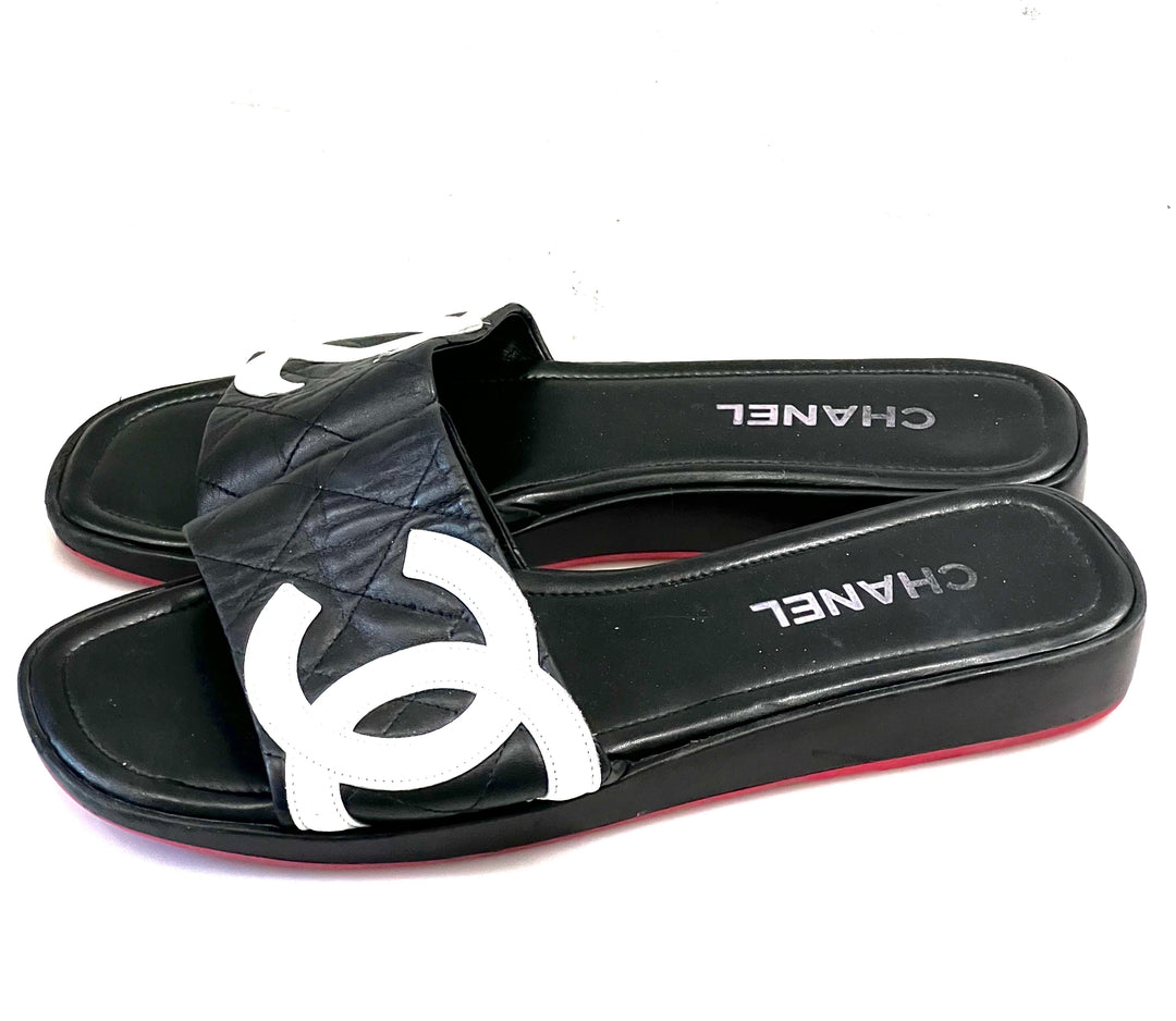 CHANEL QUILTED LEATHER CAMBON CC SLIDE SANDALS