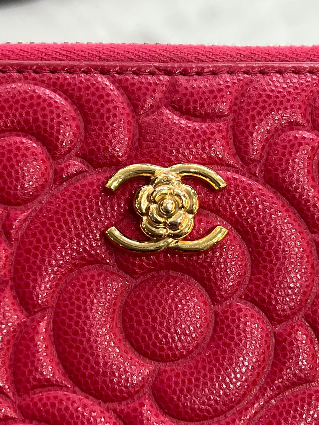 CHANEL CC CAMELLIA EMBOSSED LEATHER ZIPPY WALLET
