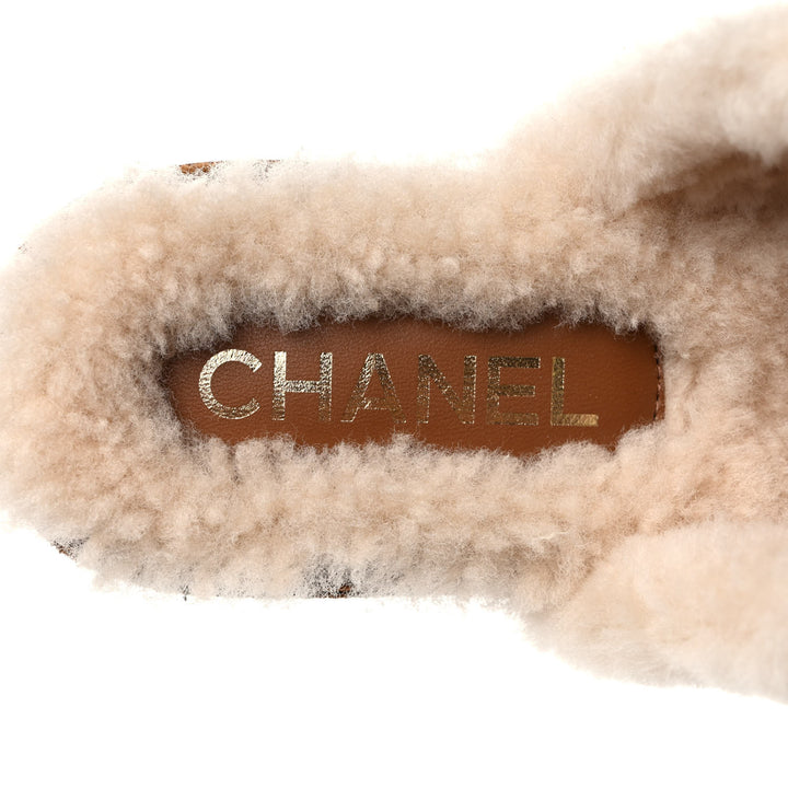 CHANEL SUEDE TURNLOCK CC LOGO SHEARLING MULE CLOGS – Caroline's