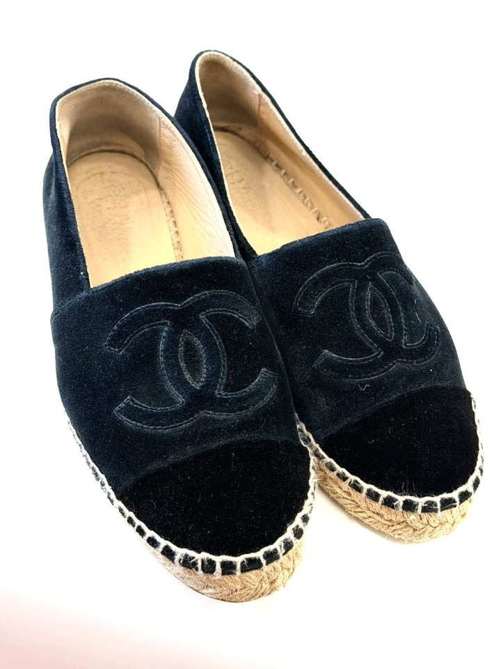 CHANEL VELVET GROSGRAIN CAP-TOE CC ESPADRILLES