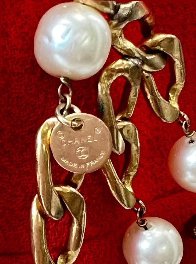 CHANEL VINTAGE PEARL TASSLE BELT