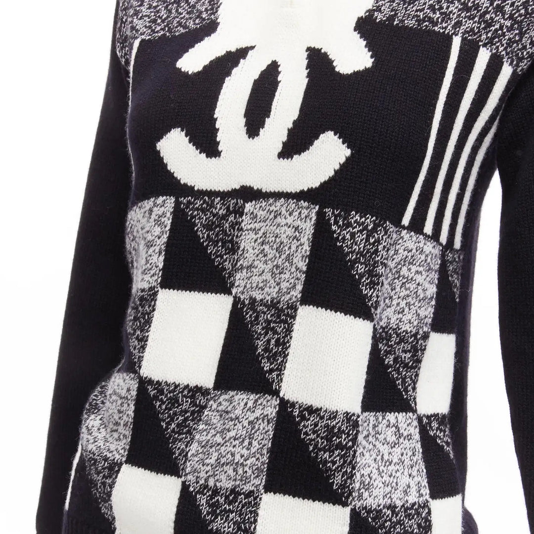 トップス CHANEL WOOL KNIT SWEATER - S Chanel // Wool Cableknit Sailor Collar Sweater – VSP Consignment