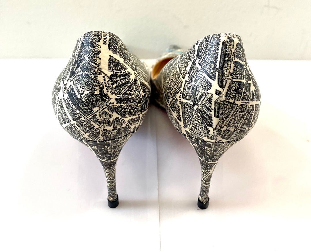CHRISTIAN LOUBOUTIN MONOCHROME LEATHER PLAN DE PARIS DECOLLETE PUMPS
