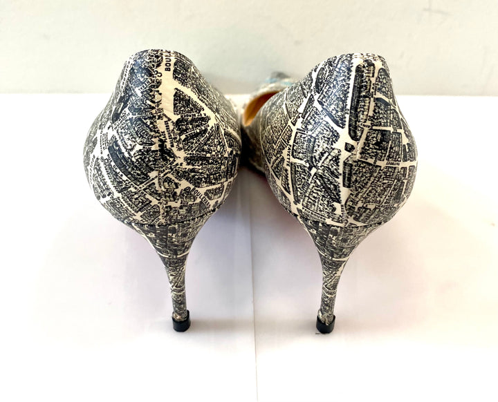 CHRISTIAN LOUBOUTIN MONOCHROME LEATHER PLAN DE PARIS DECOLLETE PUMPS