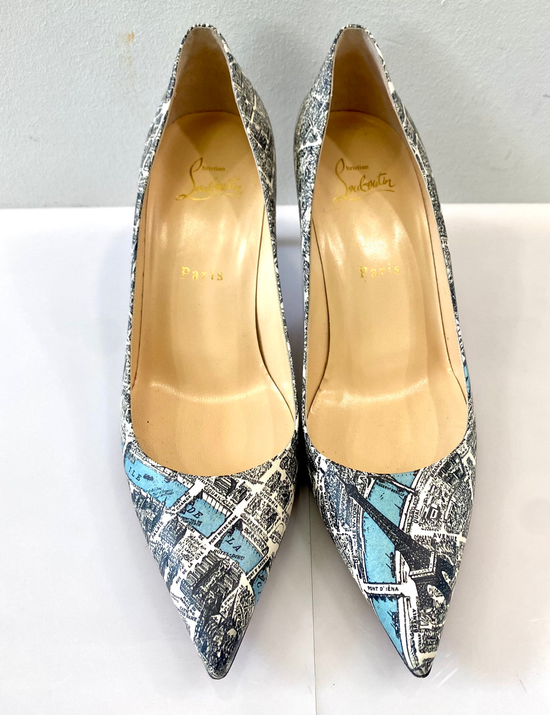 CHRISTIAN LOUBOUTIN MONOCHROME LEATHER PLAN DE PARIS DECOLLETE PUMPS