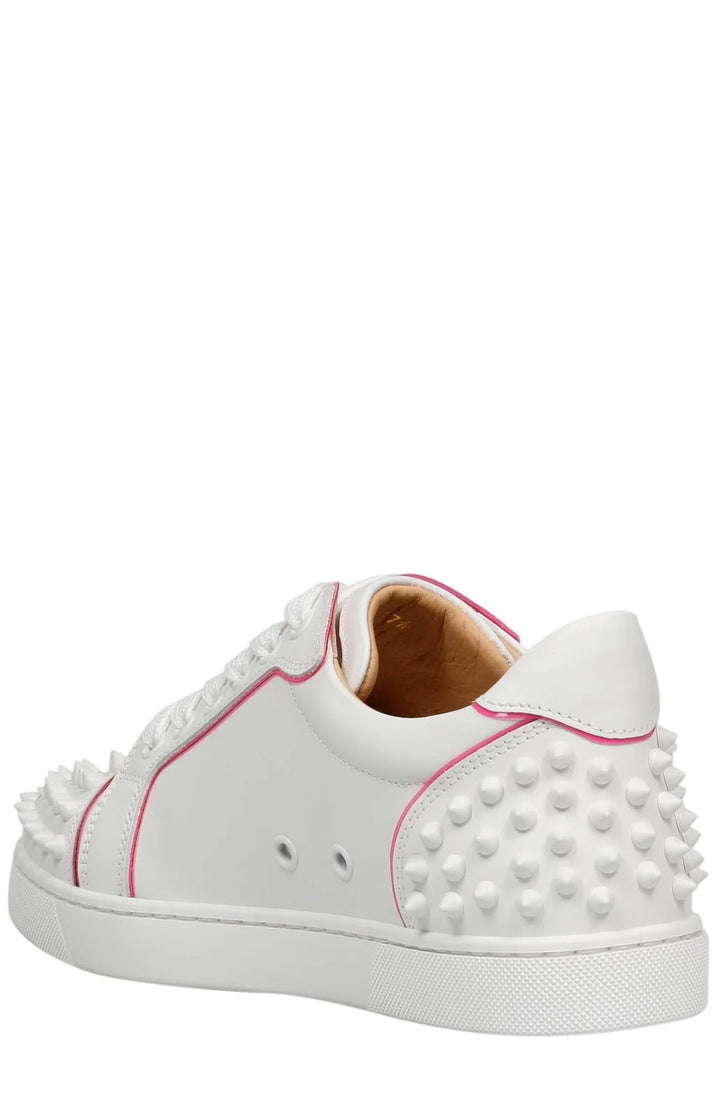 【Christian Louboutin】 Vieira 2 studdedレザースニーカー Vieira 2 studded leather sneakers in pink - Christian