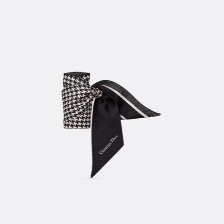 DIOR 30 MONTAIGNE MITZAH SILK TWILLY – Caroline's Fashion Luxuries