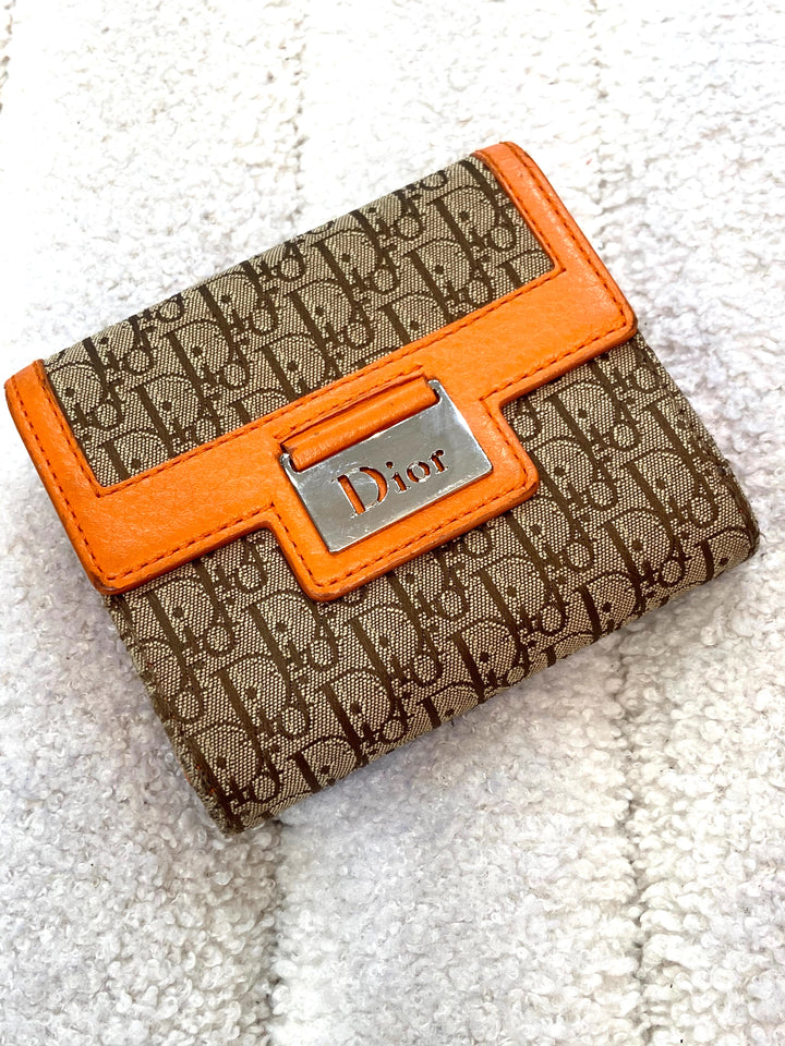 小物 Dior Monogram Wallet DIOR PORTEMONNAIE QUADRATISCH MONOGRAM COMPACT WALLET – Caroline's