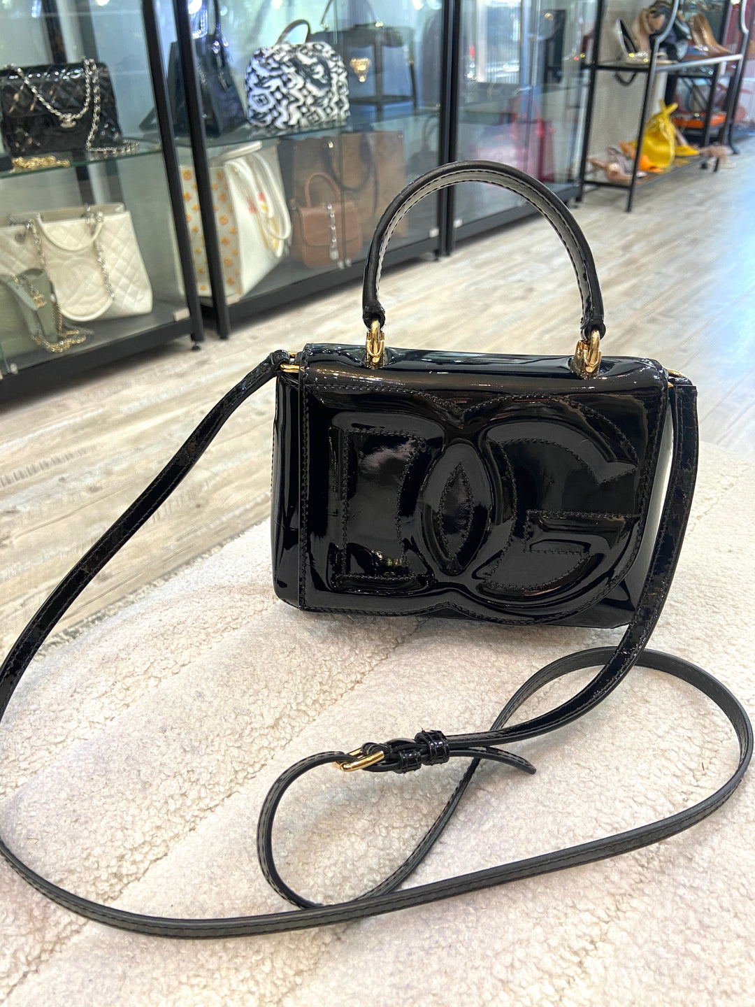 DOLCE &amp; GABBANA DG LOGO BLACK PATENT LEATHER BAG
