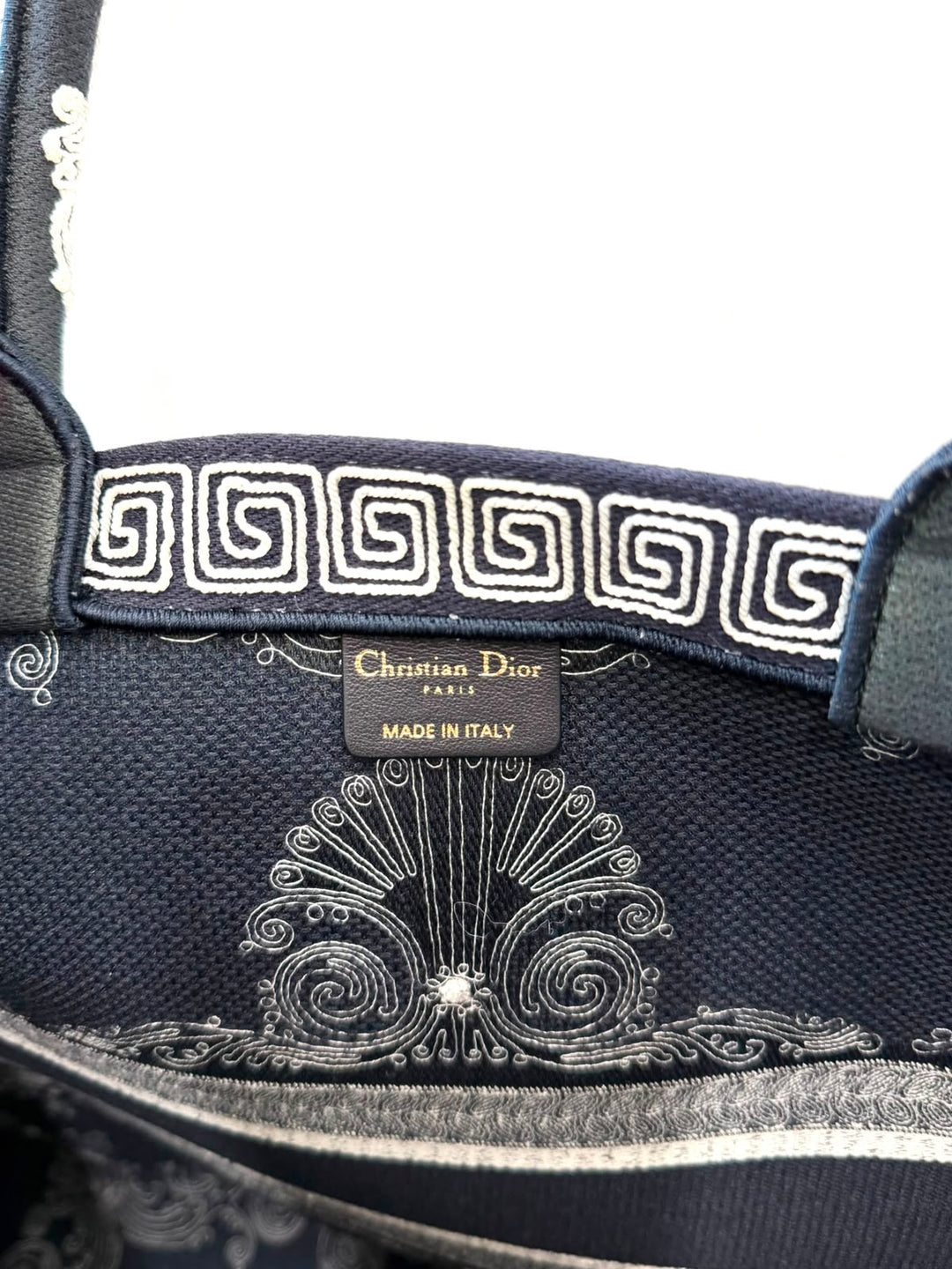 DOLCE &amp; GABBANA ACRYLIC GLASS SICILY BOX BAG