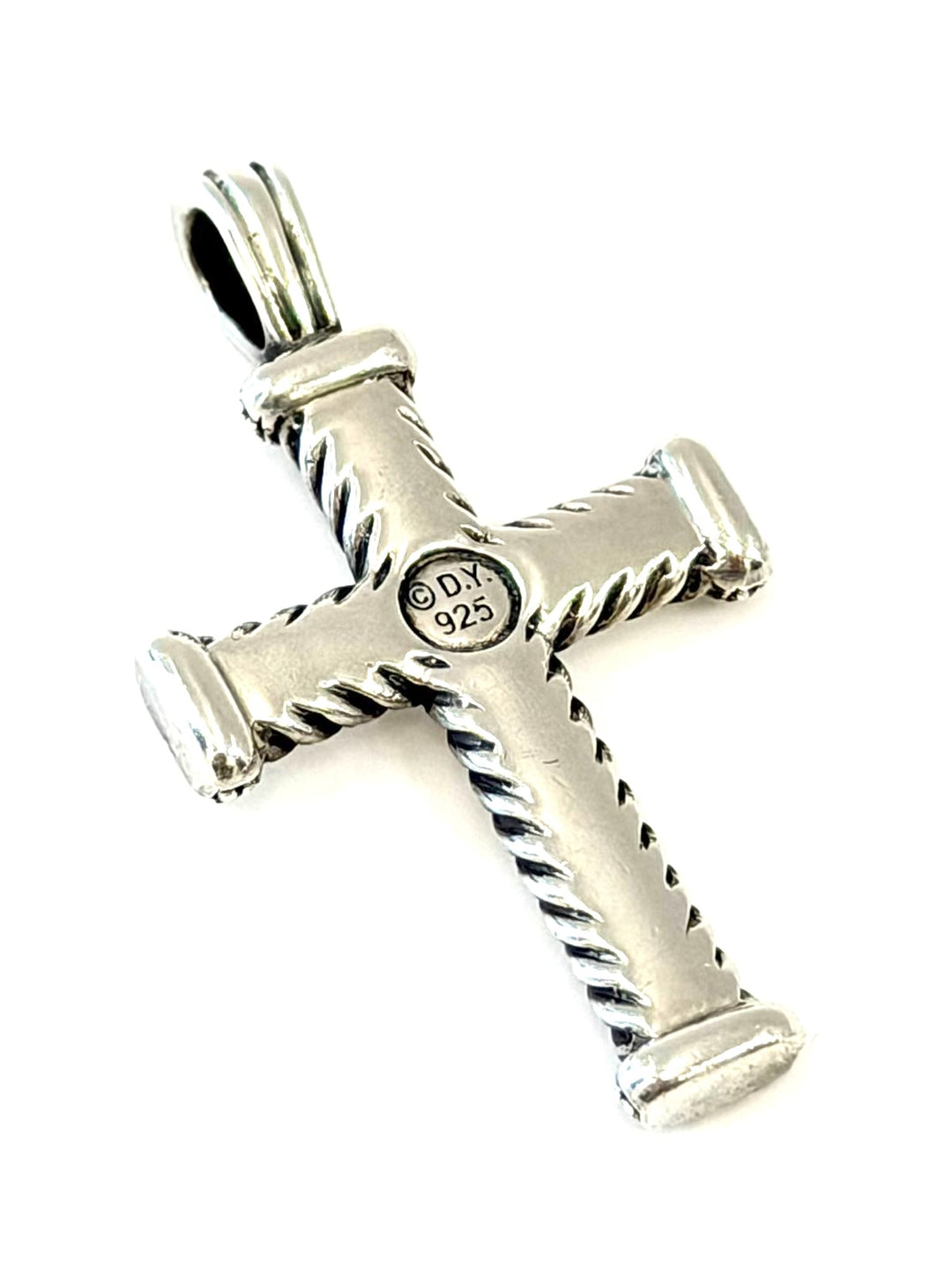DY STERLING SILVER CHEVRON PAVÉ DIAMONDS CROSS PENDANT