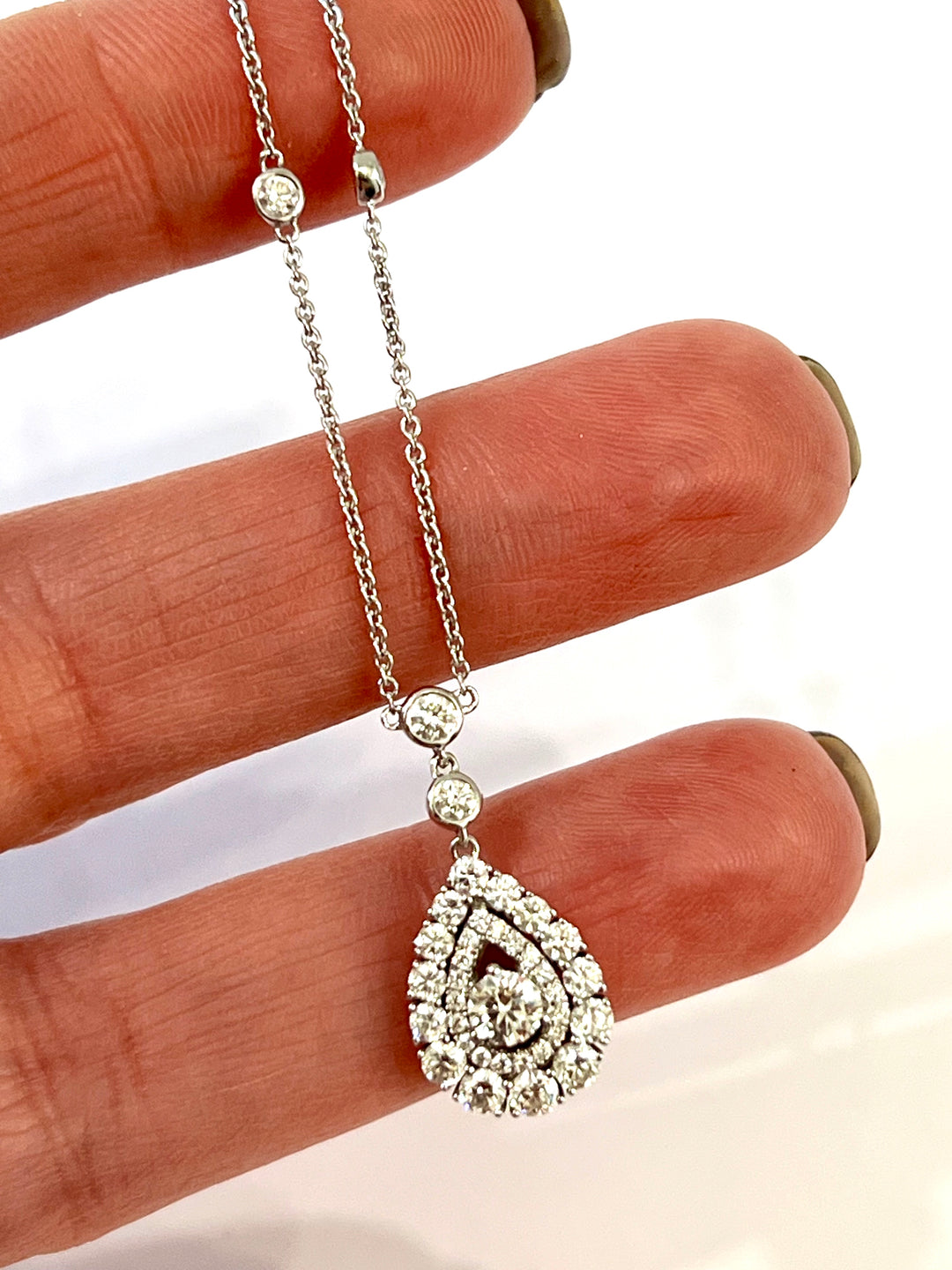 DIAMOND PEAR SHAPE 14K WHITE GOLD NECKLACE
