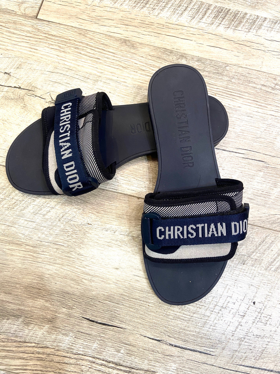CHRISTIAN DIOR DIO(R)EVOLUTION SLIDE SANDALS – Caroline's Fashion