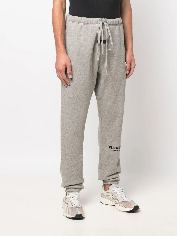 FEAR OF GOD ESSENTIALS LOGO PRINT TARACK PANTS