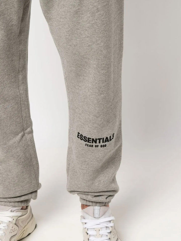 FEAR OF GOD ESSENTIALS LOGO PRINT TARACK PANTS