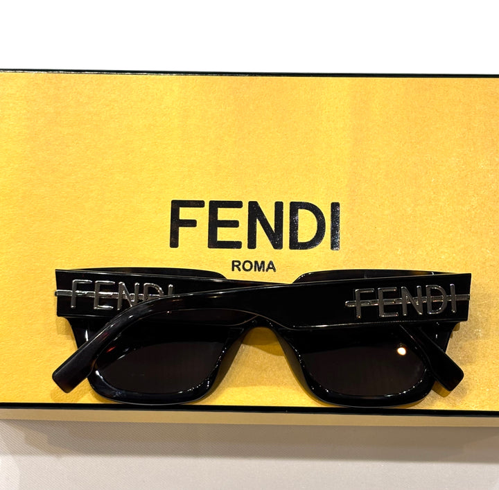 FENDI FENDIGRAPHY FE40078I 52E TORTOISESHELL ACETATE SUNGLASSES