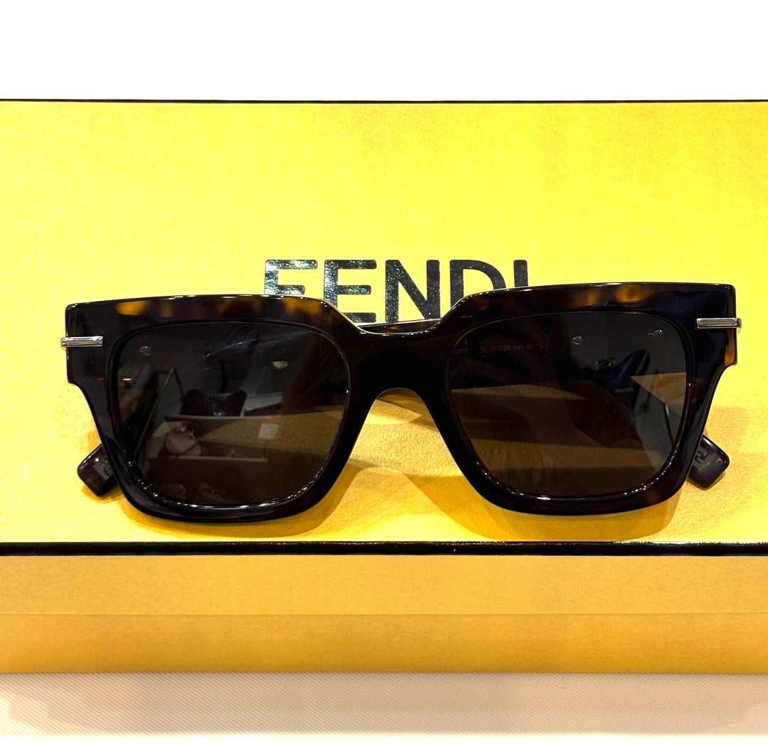 FENDI FENDIGRAPHY FE40078I 52E TORTOISESHELL ACETATE SUNGLASSES