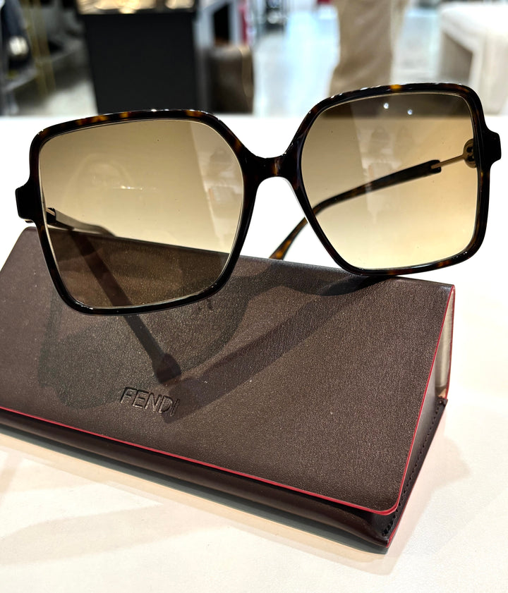 FENDI TORTOISE SHELL ACETATE SQUARE FRAME SUNGLASSES