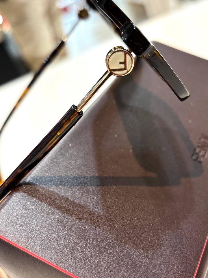 FENDI TORTOISE SHELL ACETATE SQUARE FRAME SUNGLASSES