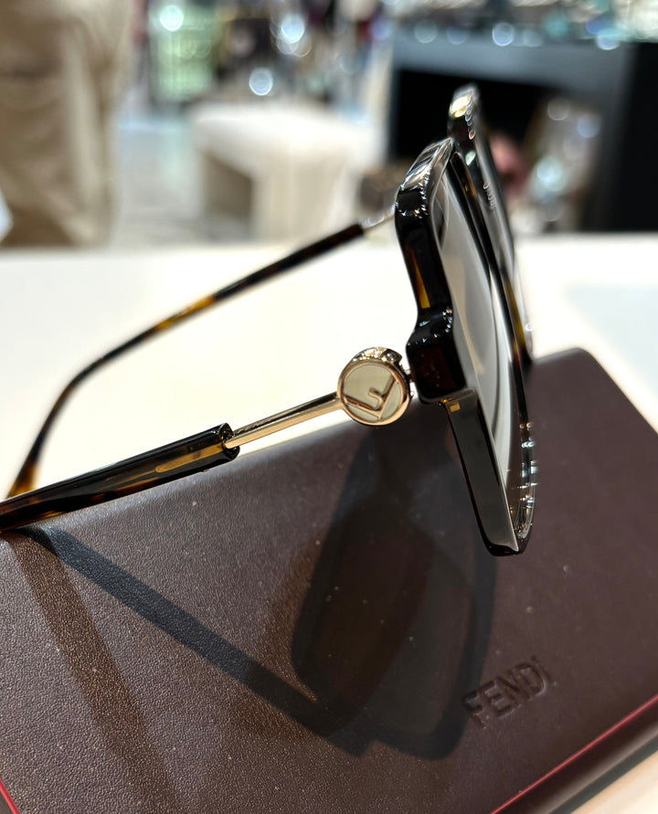 FENDI TORTOISE SHELL ACETATE SQUARE FRAME SUNGLASSES