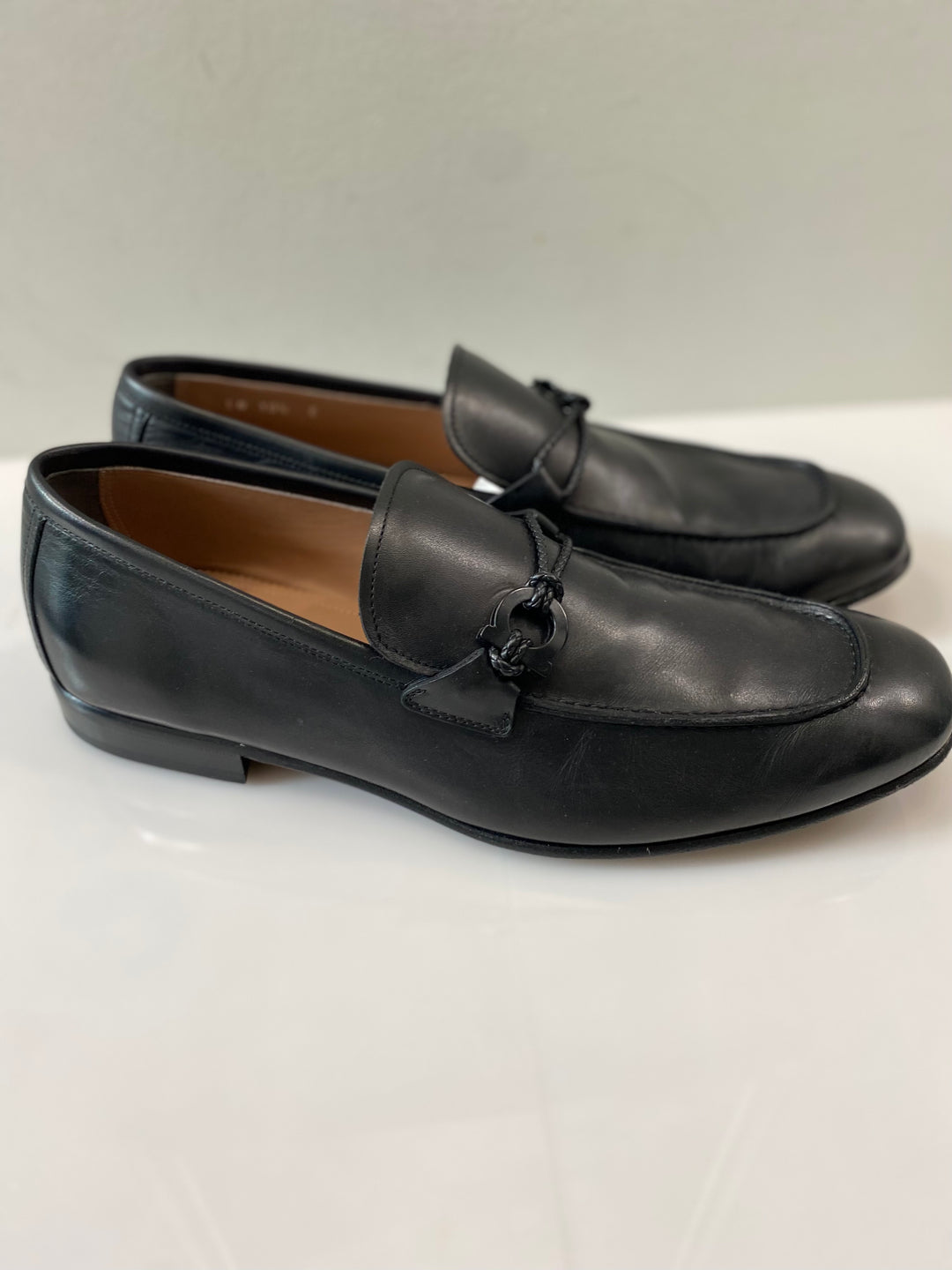 SALVATORE FERRAGAMO LEATHER GANCINI ORNAMENT LESTER MOCCASIN