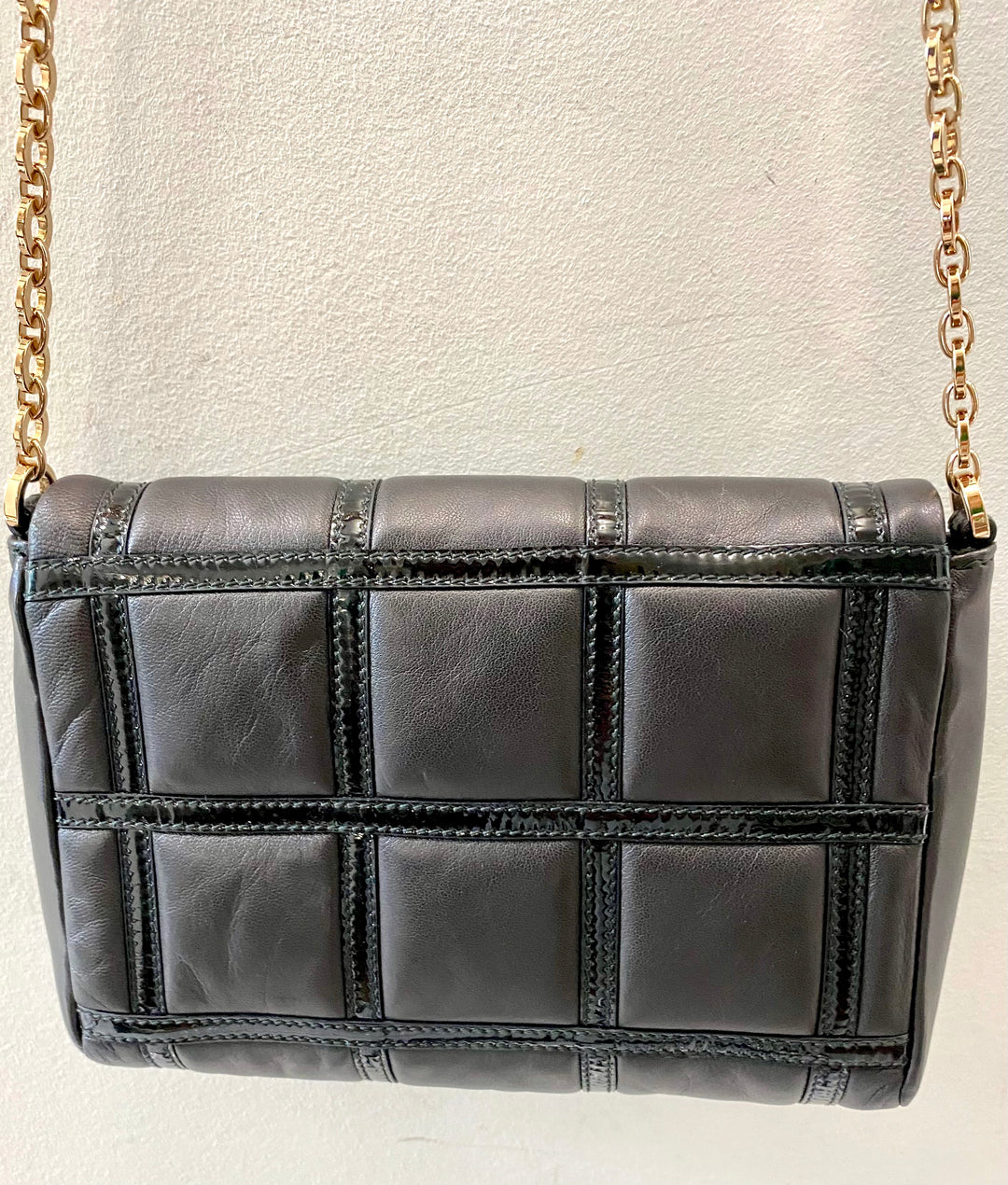 SALVATORE FERRAGAMO VARA QUILTED SOFT LEATHER CHAIN CROSSBODY BAG