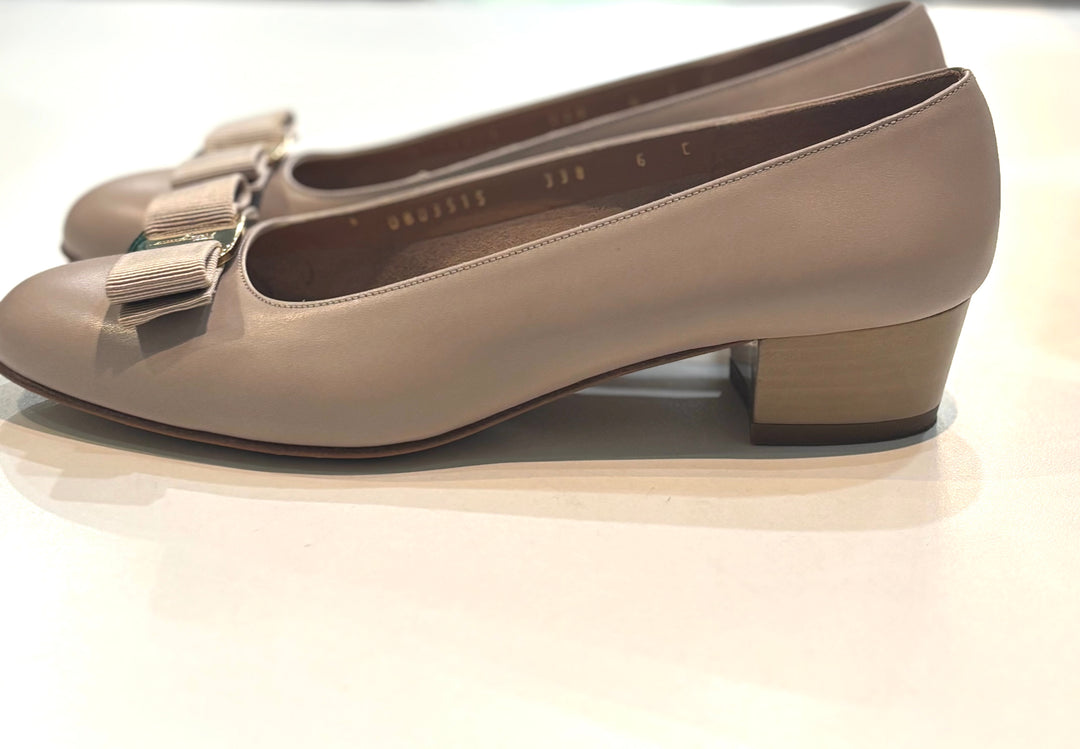 FERRAGAMO VARA CALFSKIN LEATHER BLOCK HEEL PUMPS