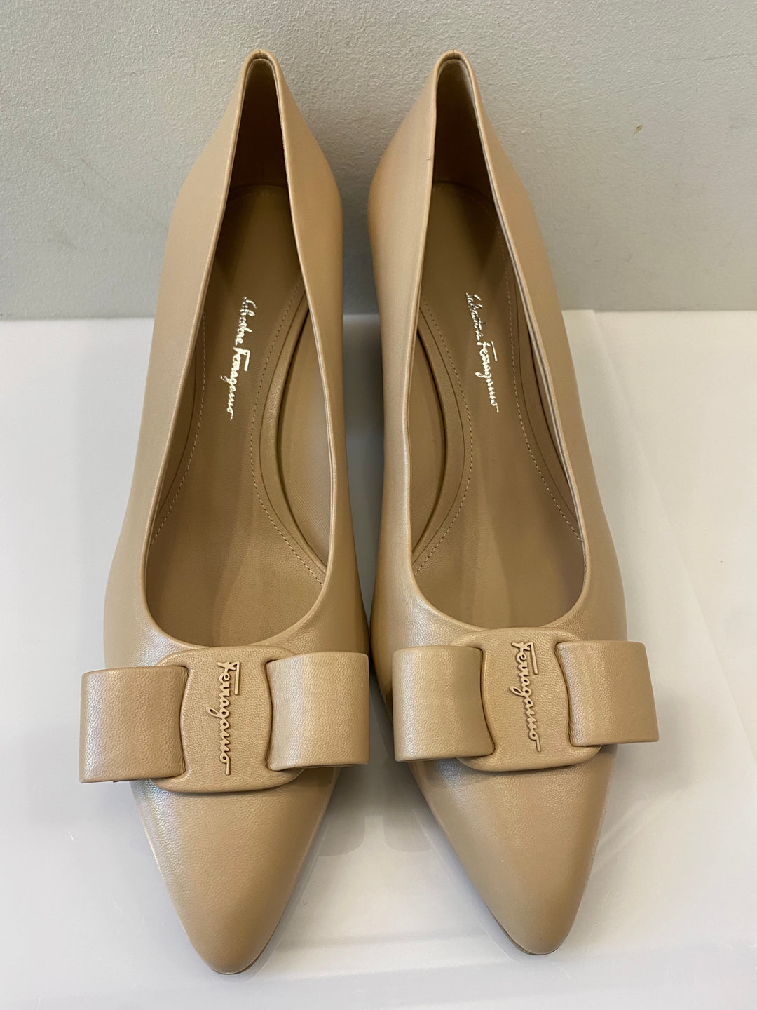 SALVATORE FERRAGAMO VIVA BOW LEATHER PUMPS