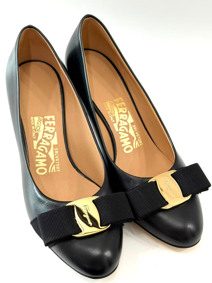 FERRAGAMO VARA BOW ACCENT CALFSKIN LEATHER PUMPS