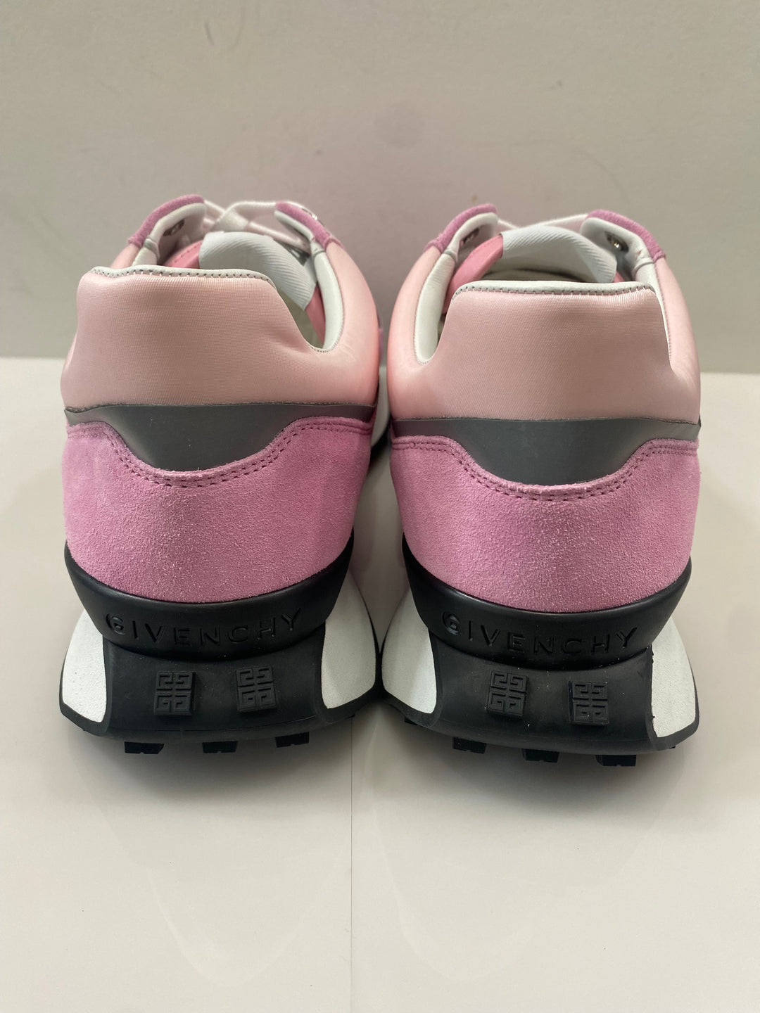 GIVENCHY GIV RUNNER SNEAKERS