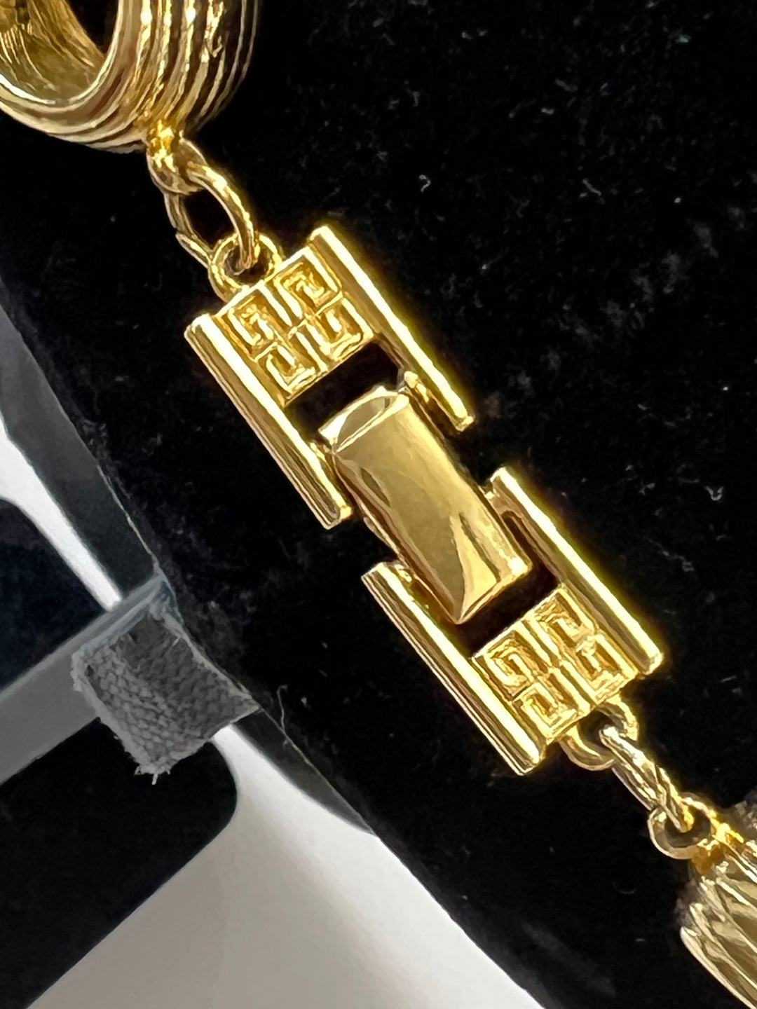GIVENCHY GOLD PLATED GIVENCHY LOGO CHAIN NECKLACE