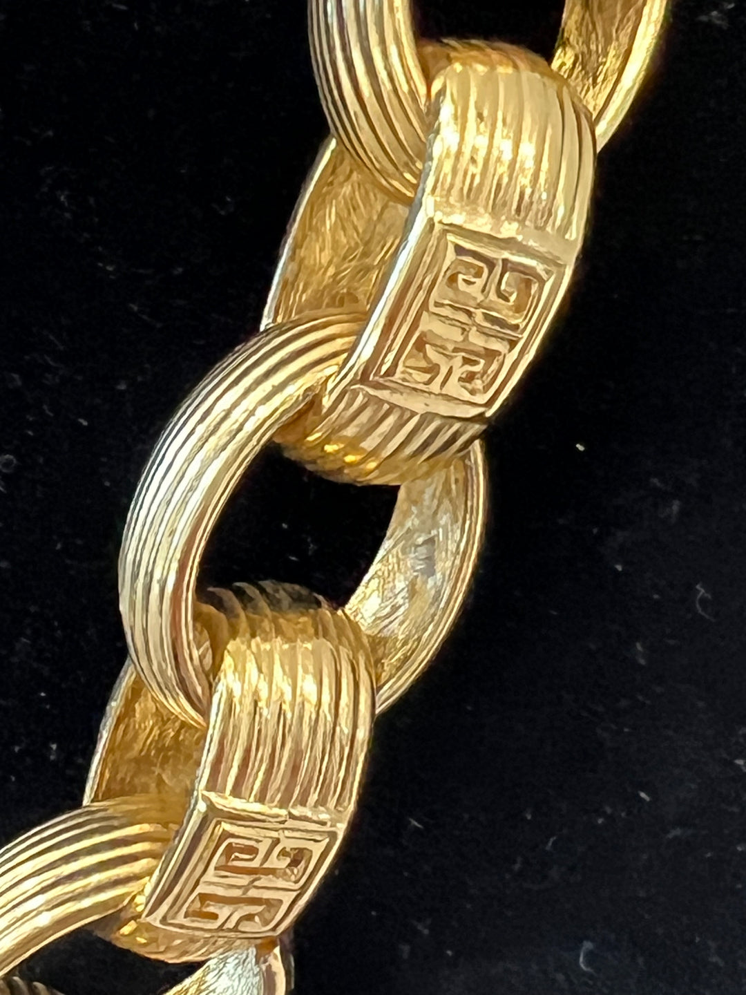 GIVENCHY GOLD PLATED GIVENCHY LOGO CHAIN NECKLACE