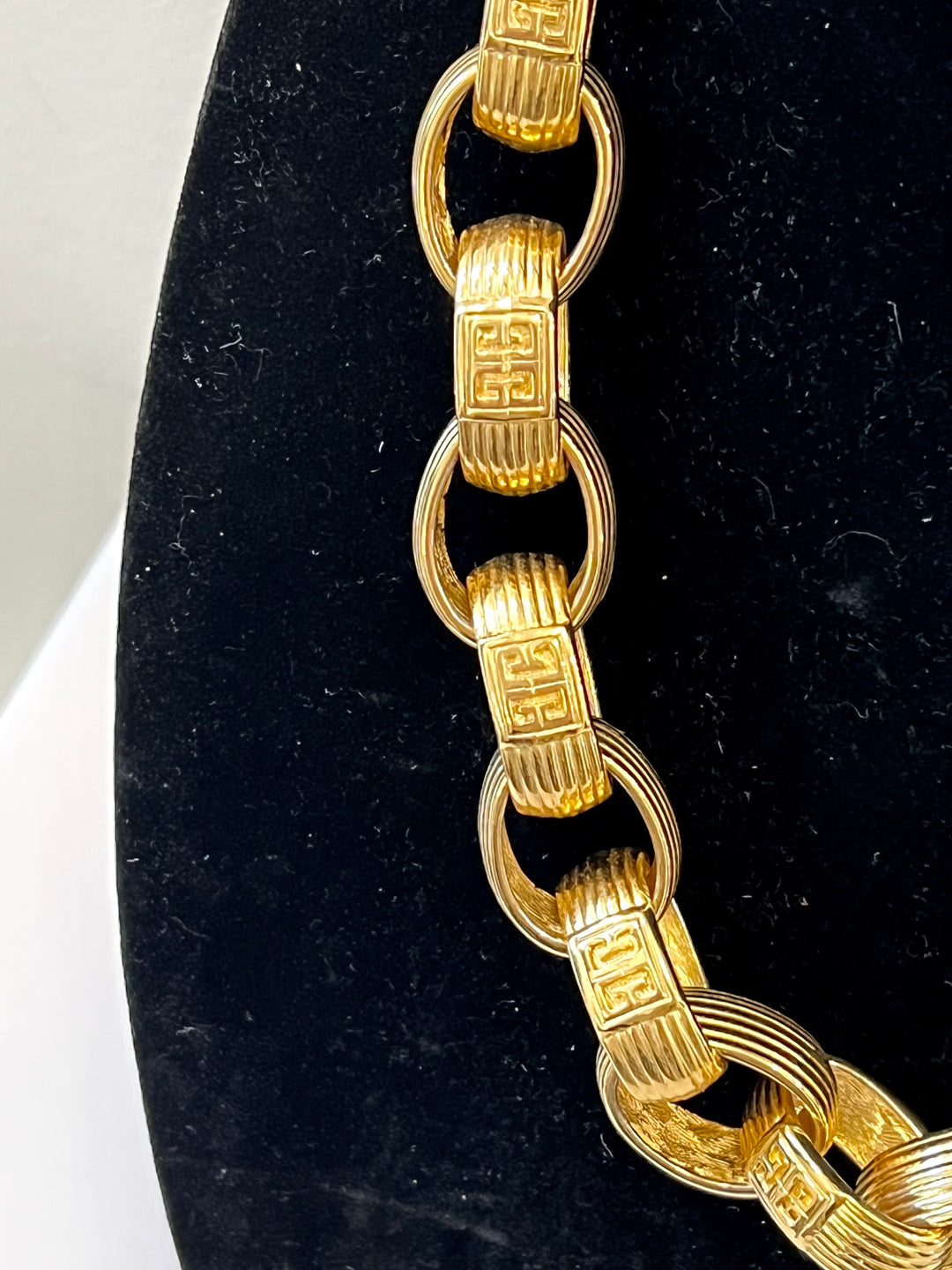 GIVENCHY GOLD PLATED GIVENCHY LOGO CHAIN NECKLACE