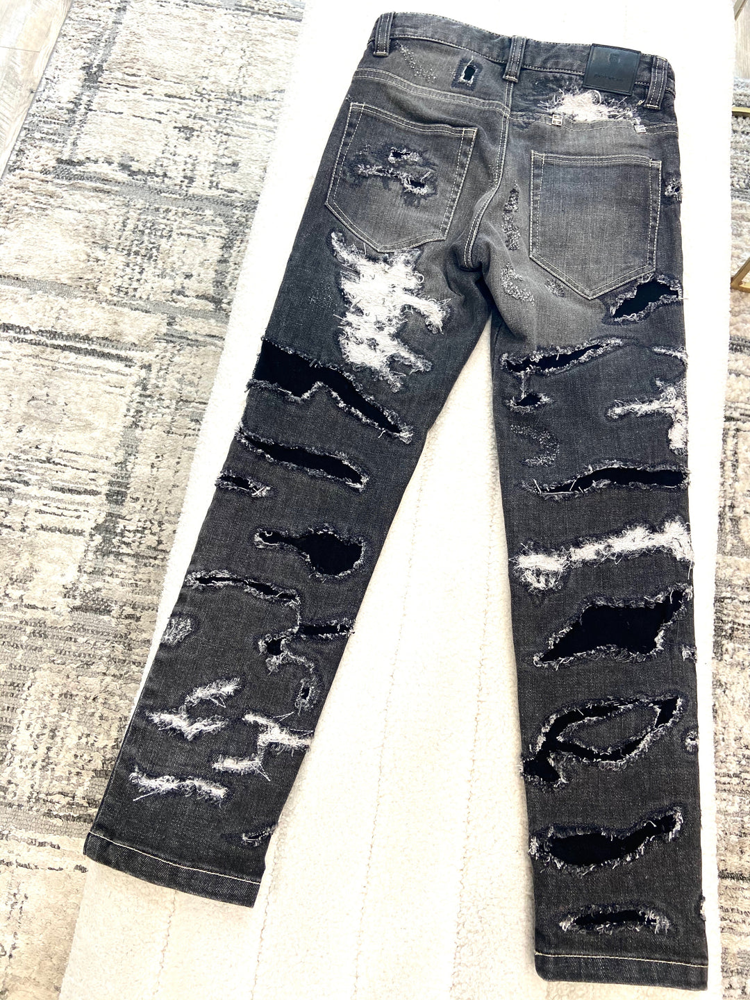 GIVENCHY KIDS DISTRESSED SLIM CUT JEANS