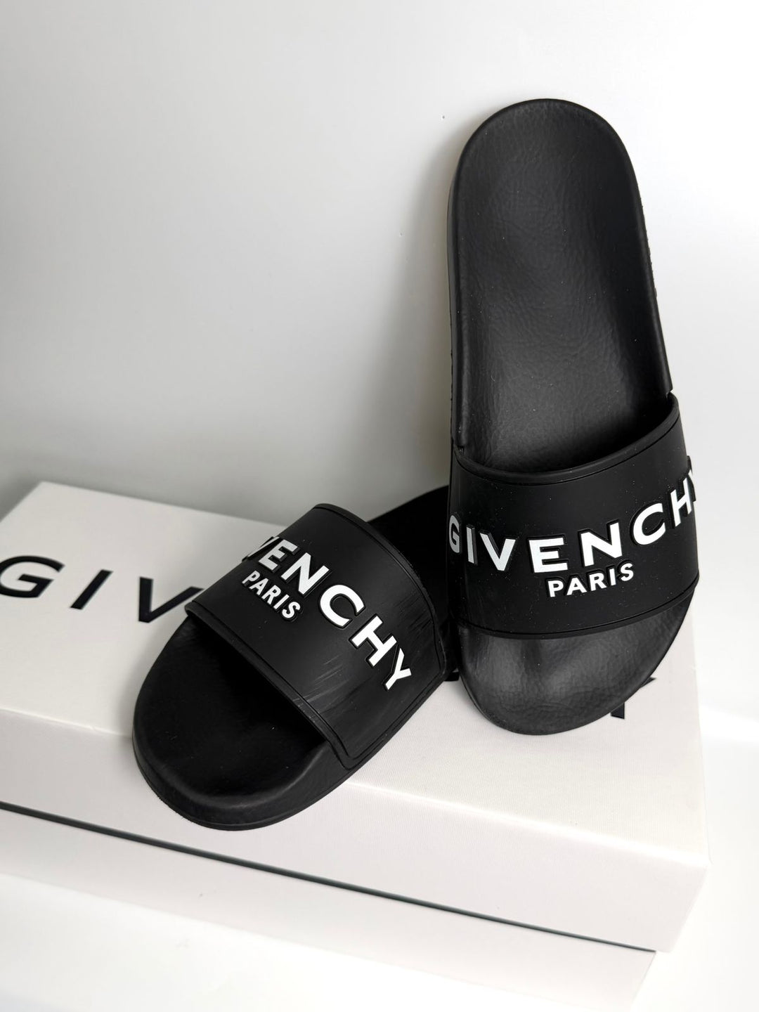 GIVENCHY LOGO EMBOSSED POOL SLIDES