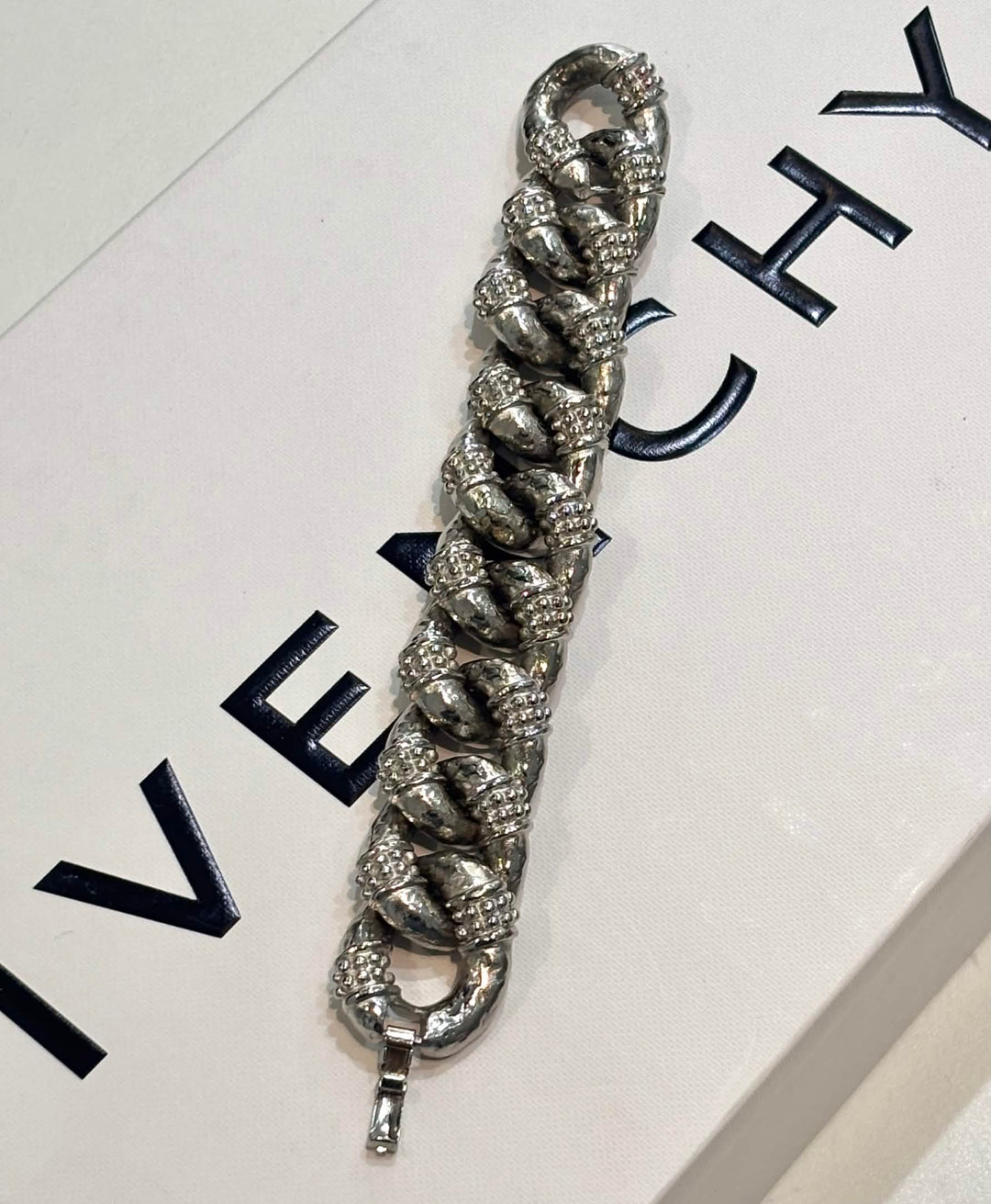 GIVENCHY SILVER TONE FASHION CHUNKY CURB CHAIN BRACELET