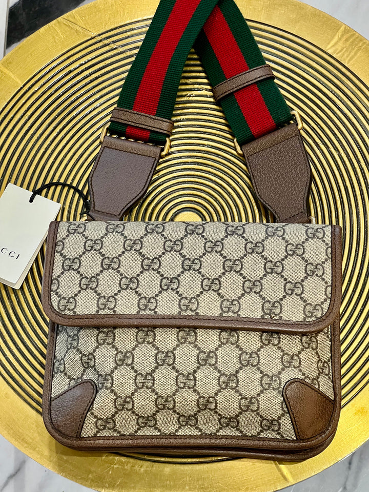 GUCCI GG SUPREME NEO VINTAGE SMALL MESSENGER BAG