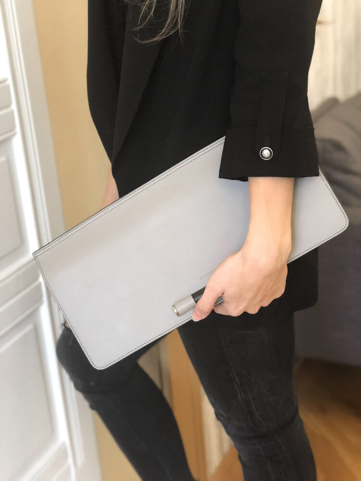GUCCI BAMBOO LEATHER CLUTCH BAG