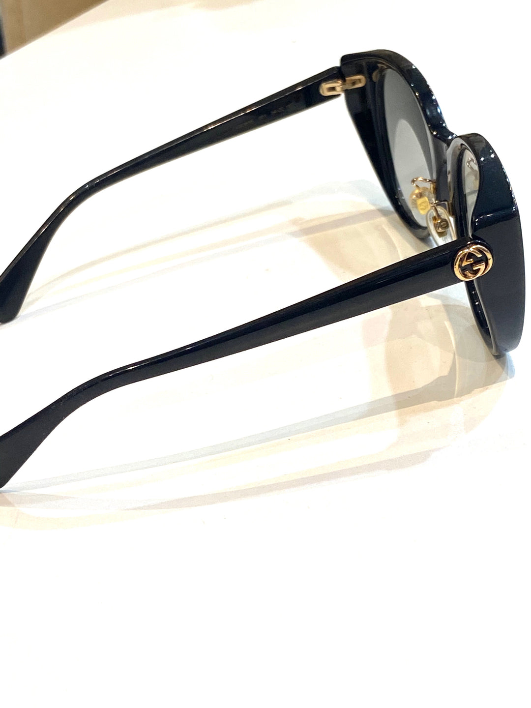GUCCI-Black-Cat-Eye-Sunglasses
