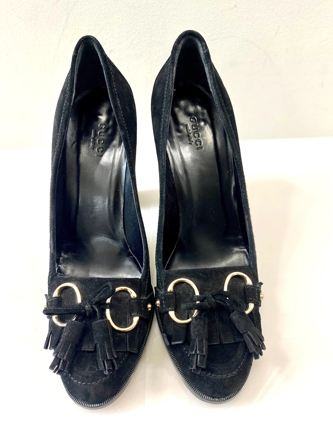 GUCCI SUEDE TASSELED FRINGE LOAFER PUMPS