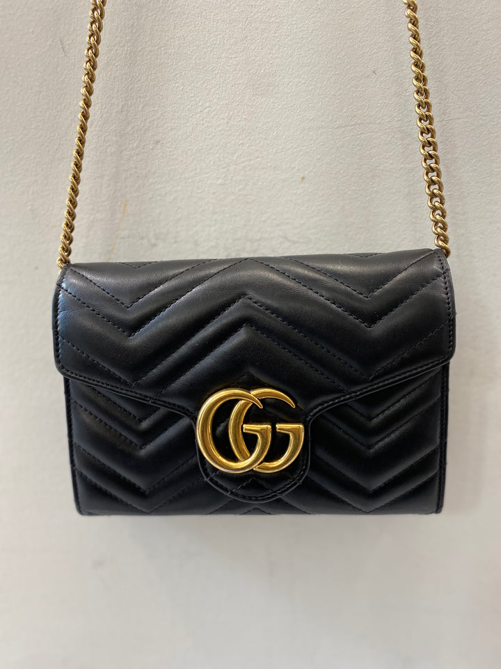 GUCCI GG MARMONT MATELASSE CALFSKIN MINI WALLET ON A CHAIN