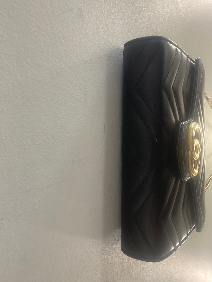 GUCCI GG MARMONT MATELASSE CALFSKIN MINI WALLET ON A CHAIN