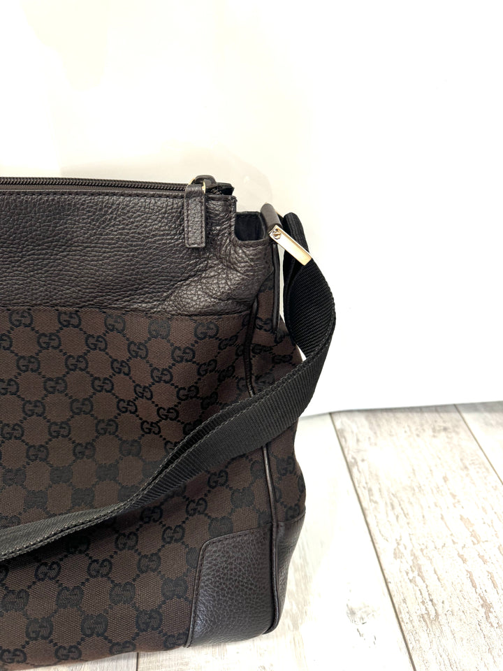 GUCCI GG MONOGRAM CANVAS LEATHER MESSENGER BAG