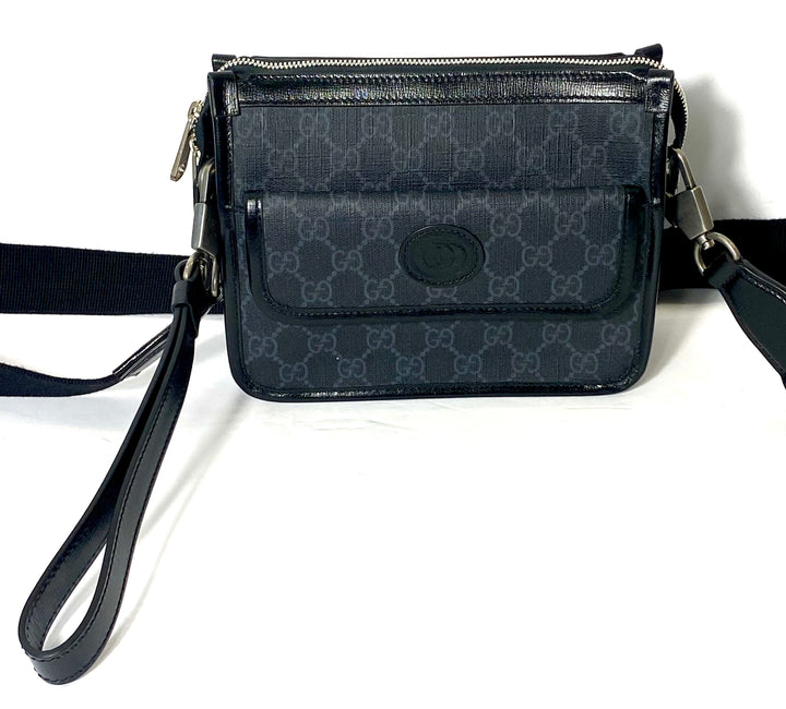 GUCCI GG SUPREME MESSENGER BAG