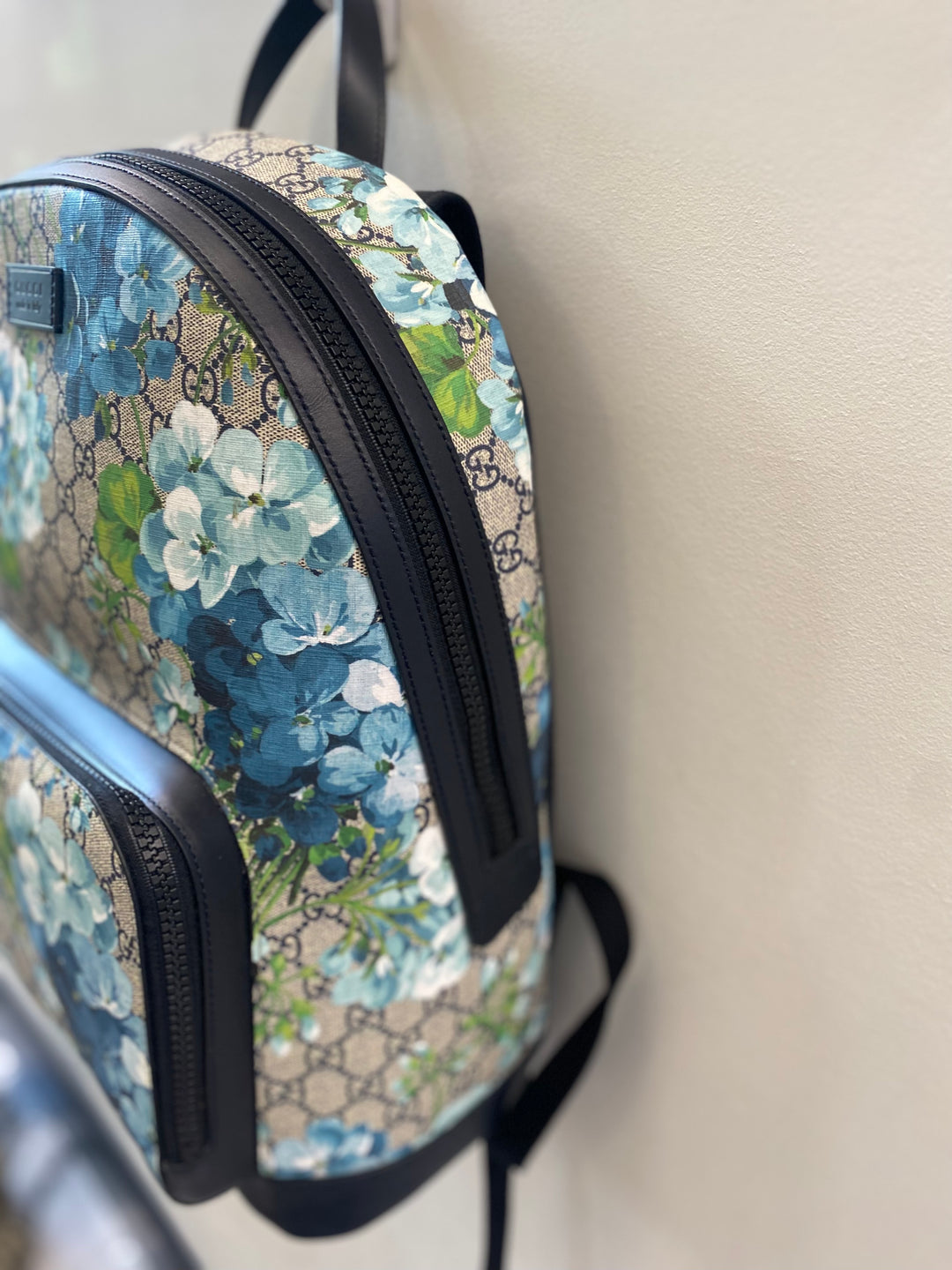 GUCCI GG SUPREME MONOGRAM BLOOMS DAY BACKPACK